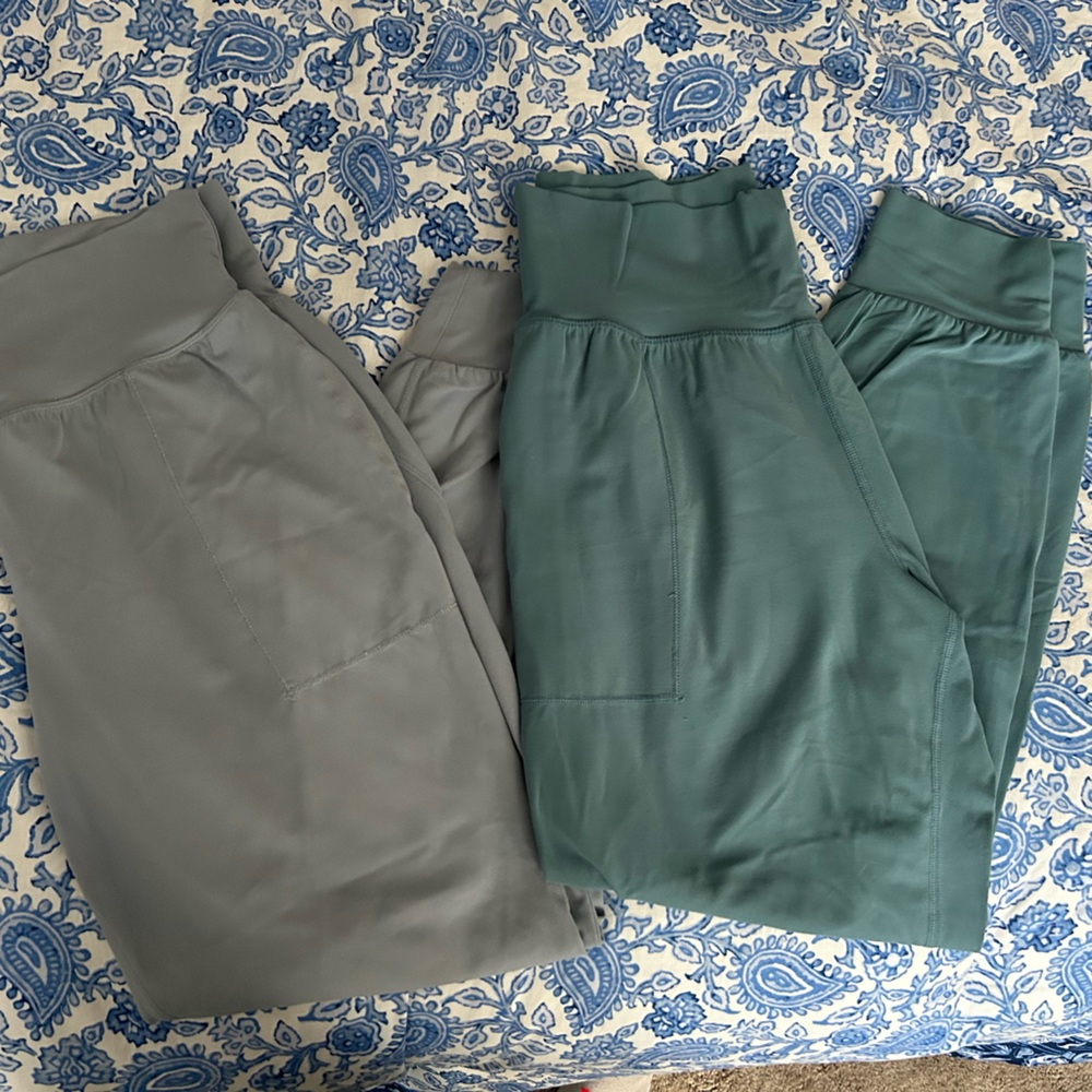 Athleta Salutation Jogger Bundle